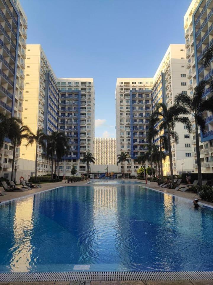 Bliss Staycation At Sea Residences By John Manila Exterior foto